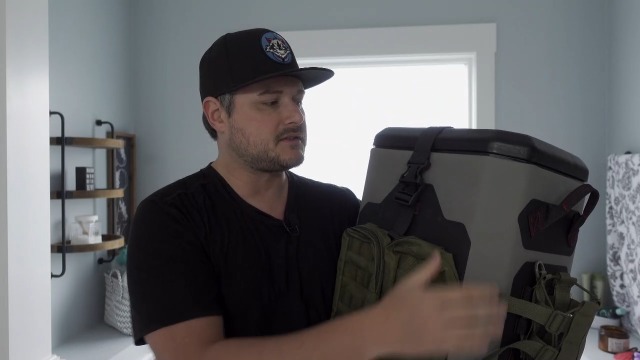 Watch ICEHOLE 30 Qt Backpack Cooler REVIEW on Amazon Live